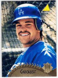 Los Angeles Dodgers – Mike Piazza (448)
