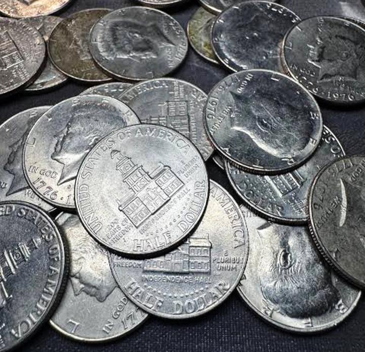 Roll of 1976 Circulated Bicentennial Kennedy Half Dollars